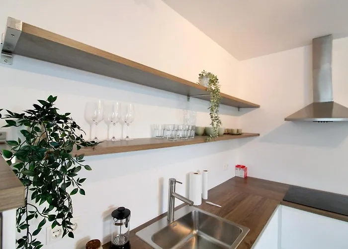 Quiet Oasis For Up To 5 Guests